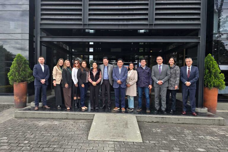 Visita a Zona Franca de Bogotá impulsa Parques Eco-Industriales