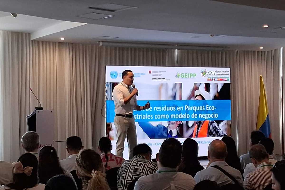 Presentación del modelo de Parques Eco-Industriales en el congreso de Cartagena Presentación del modelo de Parques Eco-Industriales en el congreso de Cartagena